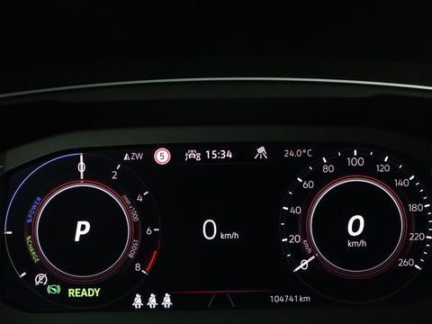 Volkswagen Tiguan 1.4 TSI eHybrid R-Line | Stoelverwarming | Trekhaak | Camera | Adaptive cruise | Stuurverwarming | Matrix LED | Carplay | Virtual Cockpit | Navigatie | PHEV