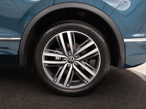 Volkswagen Tiguan 1.4 TSI eHybrid R-Line | Stoelverwarming | Trekhaak | Camera | Adaptive cruise | Stuurverwarming | Matrix LED | Carplay | Virtual Cockpit | Navigatie | PHEV