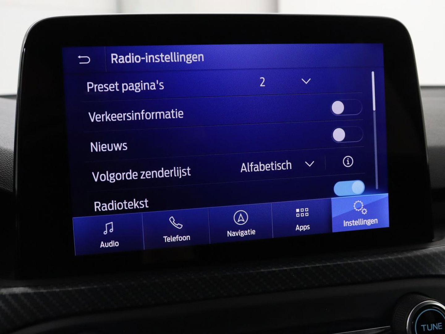 Ford Focus 1.5 EcoBoost ST Line | Panoramadak | Head-Up | Trekhaak | Stoel & stuurverwarming | Adaptive cruise | Camera | Keyless | B&O Sound | Park Assist | Carplay | Navigatie | Comfortstoelen