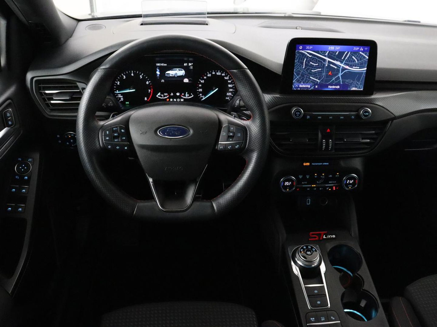 Ford Focus 1.5 EcoBoost ST Line | Panoramadak | Head-Up | Trekhaak | Stoel & stuurverwarming | Adaptive cruise | Camera | Keyless | B&O Sound | Park Assist | Carplay | Navigatie | Comfortstoelen