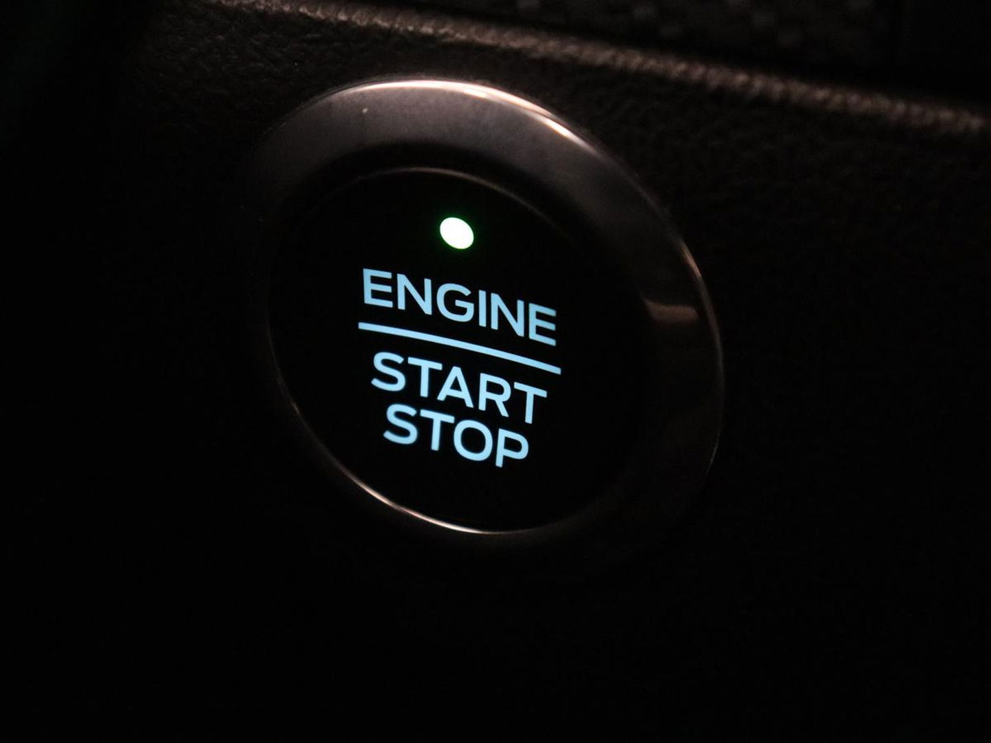 Ford Focus 1.5 EcoBoost ST Line | Panoramadak | Head-Up | Trekhaak | Stoel & stuurverwarming | Adaptive cruise | Camera | Keyless | B&O Sound | Park Assist | Carplay | Navigatie | Comfortstoelen