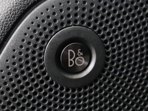 Ford Focus 1.5 EcoBoost ST Line | Panoramadak | Head-Up | Trekhaak | Stoel & stuurverwarming | Adaptive cruise | Camera | Keyless | B&O Sound | Park Assist | Carplay | Navigatie | Comfortstoelen