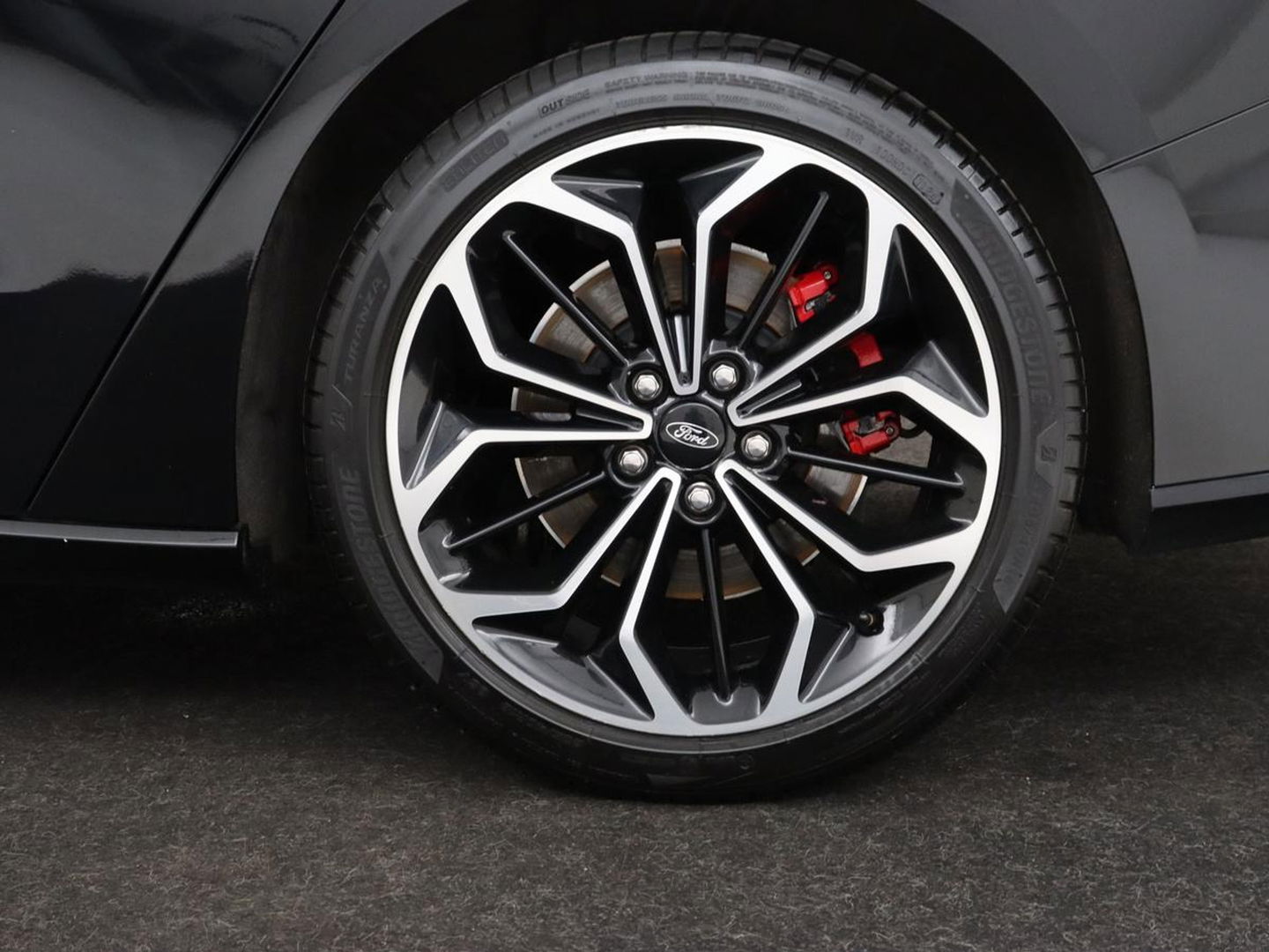 Ford Focus 1.5 EcoBoost ST Line | Panoramadak | Head-Up | Trekhaak | Stoel & stuurverwarming | Adaptive cruise | Camera | Keyless | B&O Sound | Park Assist | Carplay | Navigatie | Comfortstoelen
