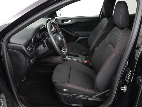Ford Focus 1.5 EcoBoost ST Line | Panoramadak | Head-Up | Trekhaak | Stoel & stuurverwarming | Adaptive cruise | Camera | Keyless | B&O Sound | Park Assist | Carplay | Navigatie | Comfortstoelen
