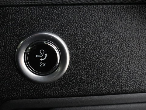 Ford Focus 1.5 EcoBoost ST Line | Panoramadak | Head-Up | Trekhaak | Stoel & stuurverwarming | Adaptive cruise | Camera | Keyless | B&O Sound | Park Assist | Carplay | Navigatie | Comfortstoelen