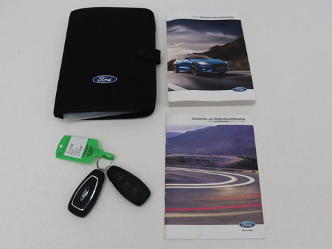 Ford Focus 1.5 EcoBoost ST Line | Panoramadak | Head-Up | Trekhaak | Stoel & stuurverwarming | Adaptive cruise | Camera | Keyless | B&O Sound | Park Assist | Carplay | Navigatie | Comfortstoelen