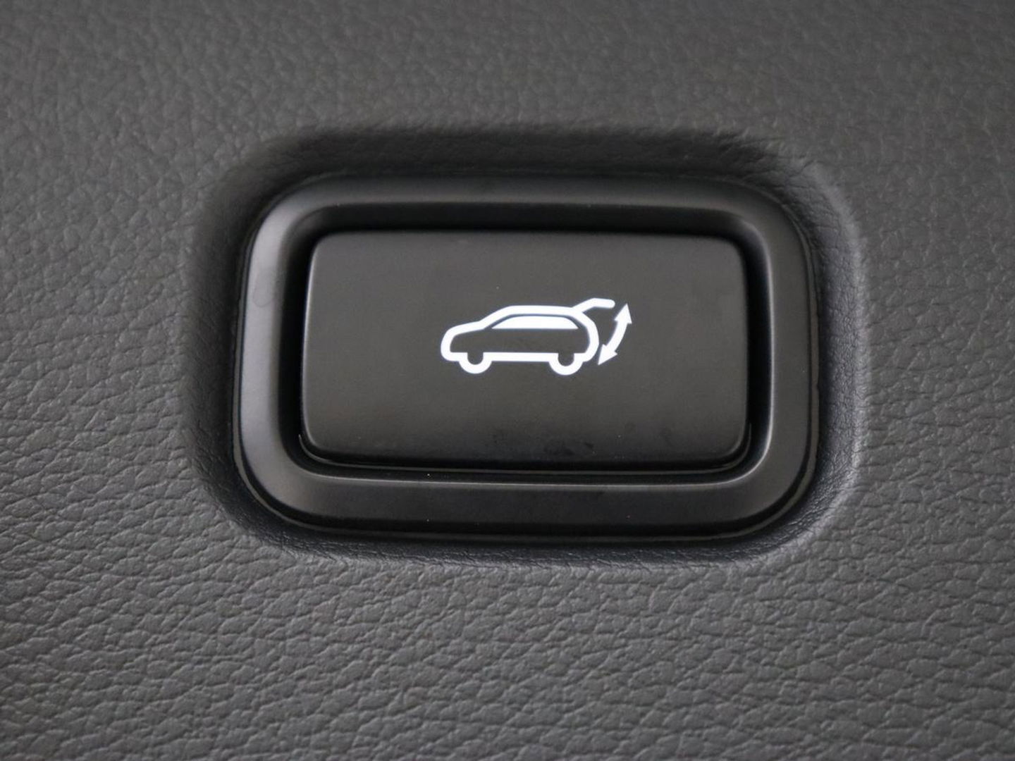 Kia Sportage 1.6 T-GDi Hybrid DynamicPlusLine | Panoramadak | Matrix LED | Trekhaak | Half leder | Adaptive cruise | Stoel & stuurverwarming | Camera | Carplay | Keyless | Navigatie