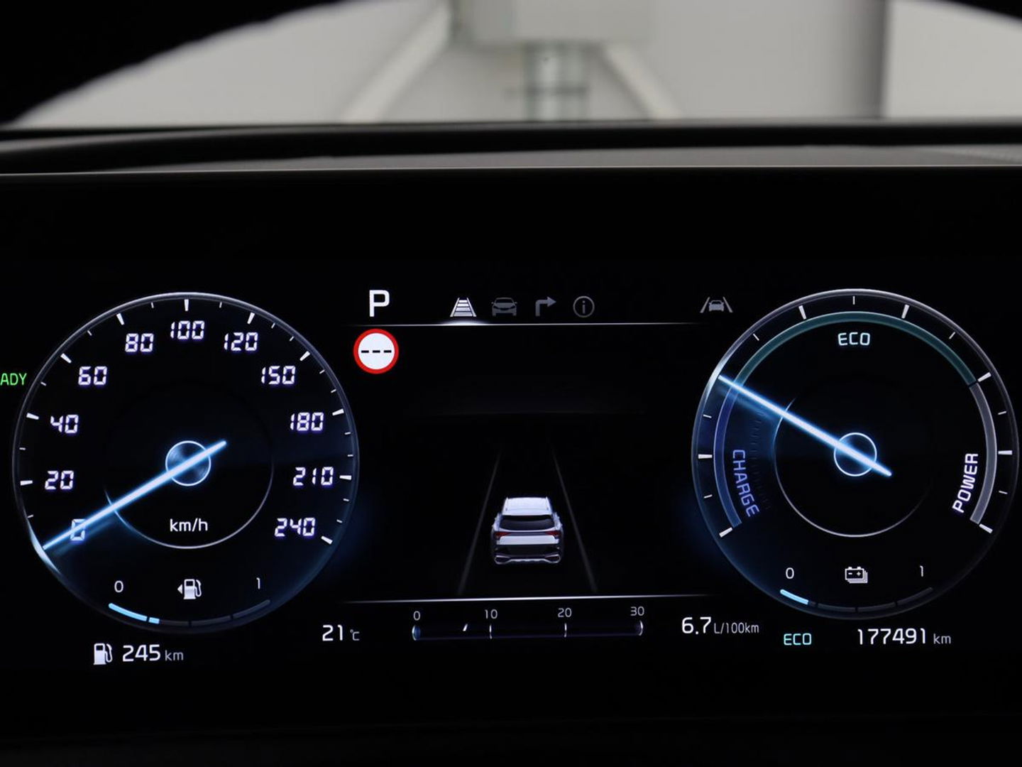 Kia Sportage 1.6 T-GDi Hybrid DynamicPlusLine | Panoramadak | Matrix LED | Trekhaak | Half leder | Adaptive cruise | Stoel & stuurverwarming | Camera | Carplay | Keyless | Navigatie