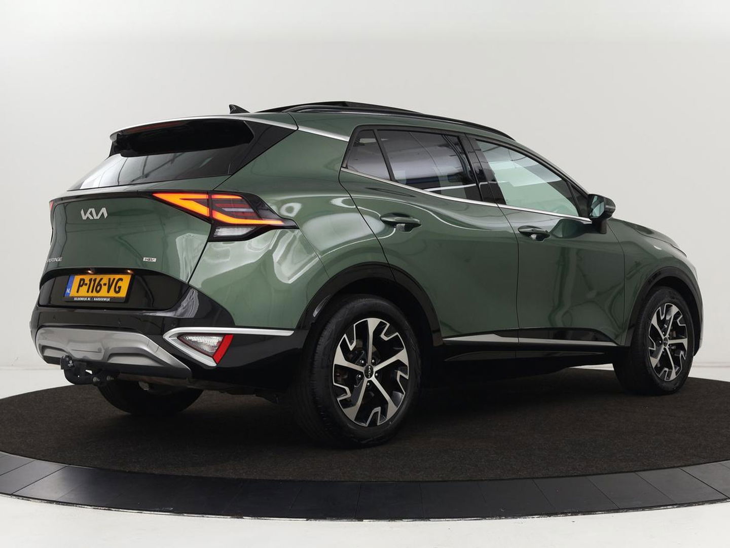 Kia Sportage 1.6 T-GDi Hybrid DynamicPlusLine | Panoramadak | Matrix LED | Trekhaak | Half leder | Adaptive cruise | Stoel & stuurverwarming | Camera | Carplay | Keyless | Navigatie