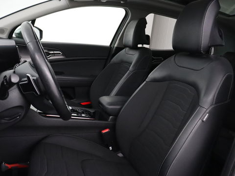 Kia Sportage 1.6 T-GDi Hybrid DynamicPlusLine | Panoramadak | Matrix LED | Trekhaak | Half leder | Adaptive cruise | Stoel & stuurverwarming | Camera | Carplay | Keyless | Navigatie