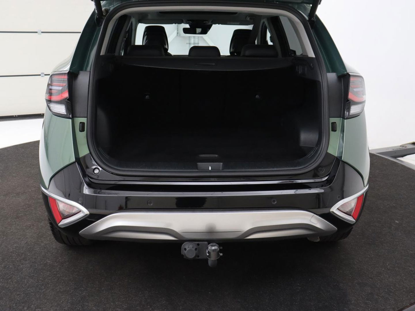 Kia Sportage 1.6 T-GDi Hybrid DynamicPlusLine | Panoramadak | Matrix LED | Trekhaak | Half leder | Adaptive cruise | Stoel & stuurverwarming | Camera | Carplay | Keyless | Navigatie