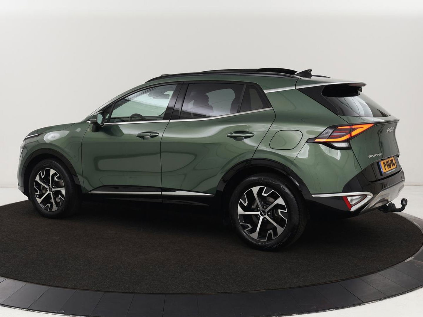 Kia Sportage 1.6 T-GDi Hybrid DynamicPlusLine | Panoramadak | Matrix LED | Trekhaak | Half leder | Adaptive cruise | Stoel & stuurverwarming | Camera | Carplay | Keyless | Navigatie