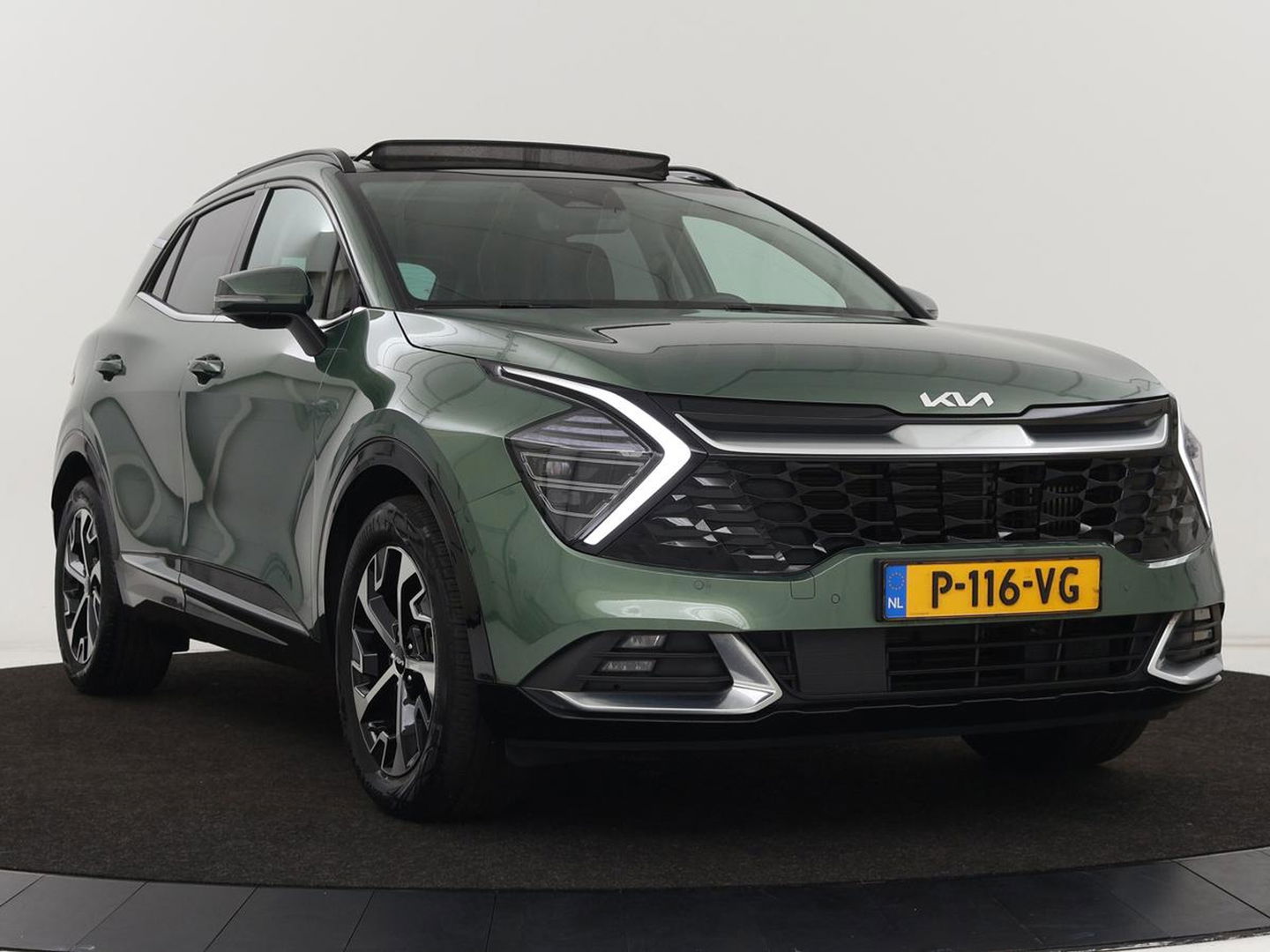 Kia Sportage 1.6 T-GDi Hybrid DynamicPlusLine | Panoramadak | Matrix LED | Trekhaak | Half leder | Adaptive cruise | Stoel & stuurverwarming | Camera | Carplay | Keyless | Navigatie
