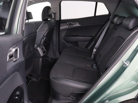 Kia Sportage 1.6 T-GDi Hybrid DynamicPlusLine | Panoramadak | Matrix LED | Trekhaak | Half leder | Adaptive cruise | Stoel & stuurverwarming | Camera | Carplay | Keyless | Navigatie