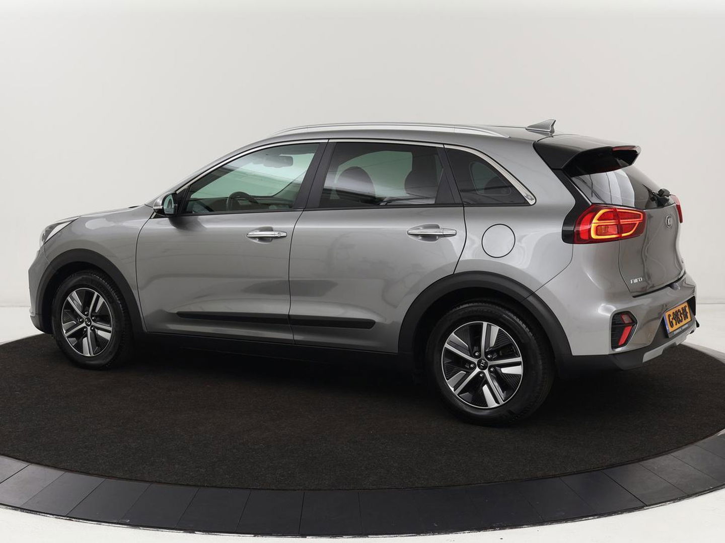 Kia Niro 1.6 GDi Hybrid DynamicLine | Adaptive cruise | Half leder | Camera | Carplay | Navigatie | Parkeerhulp | Climate control