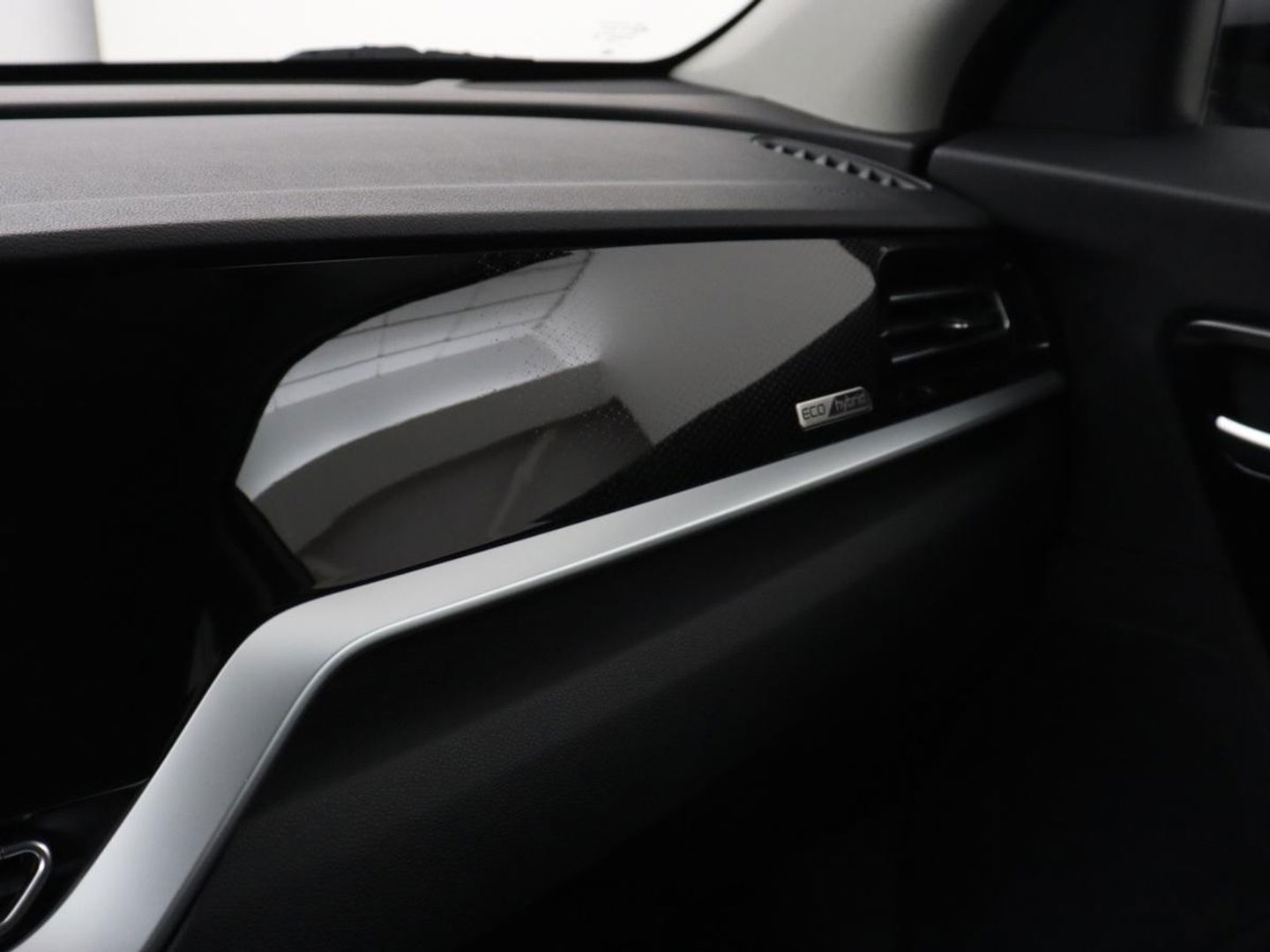 Kia Niro 1.6 GDi Hybrid DynamicLine | Adaptive cruise | Half leder | Camera | Carplay | Navigatie | Parkeerhulp | Climate control
