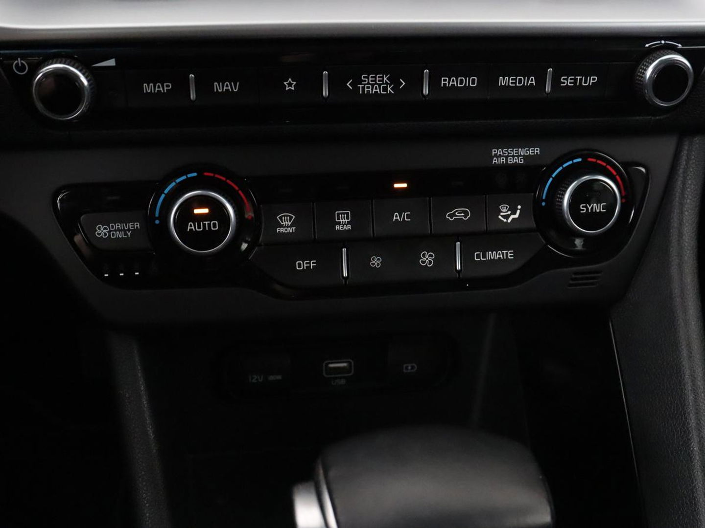 Kia Niro 1.6 GDi Hybrid DynamicLine | Adaptive cruise | Half leder | Camera | Carplay | Navigatie | Parkeerhulp | Climate control