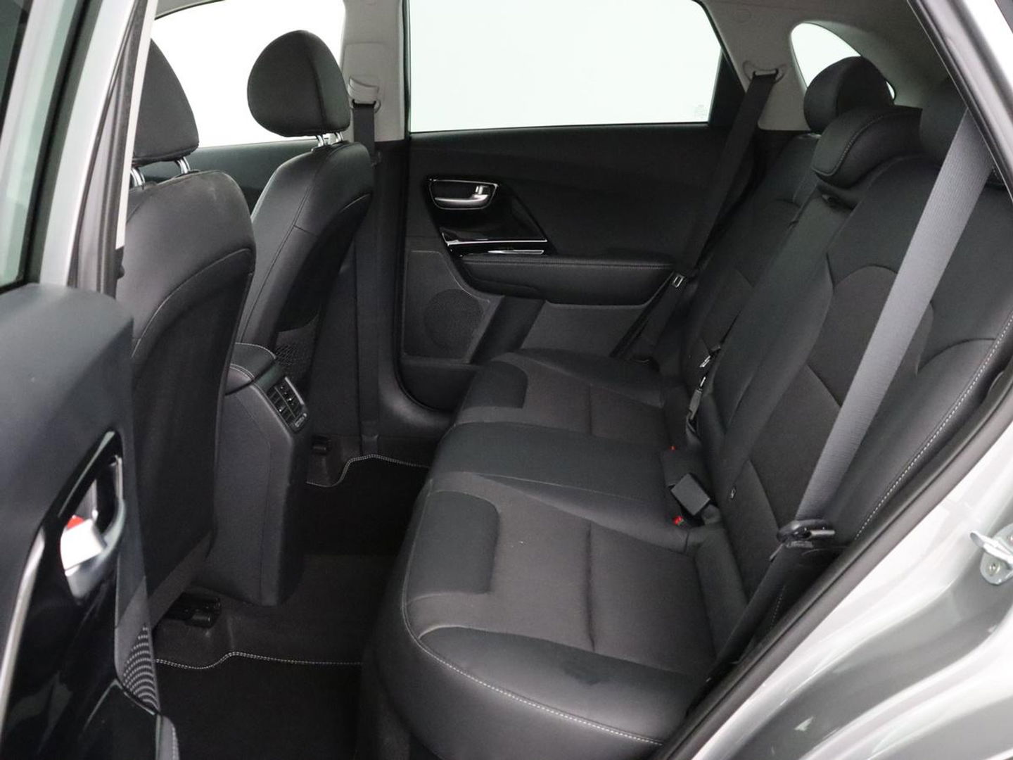 Kia Niro 1.6 GDi Hybrid DynamicLine | Adaptive cruise | Half leder | Camera | Carplay | Navigatie | Parkeerhulp | Climate control