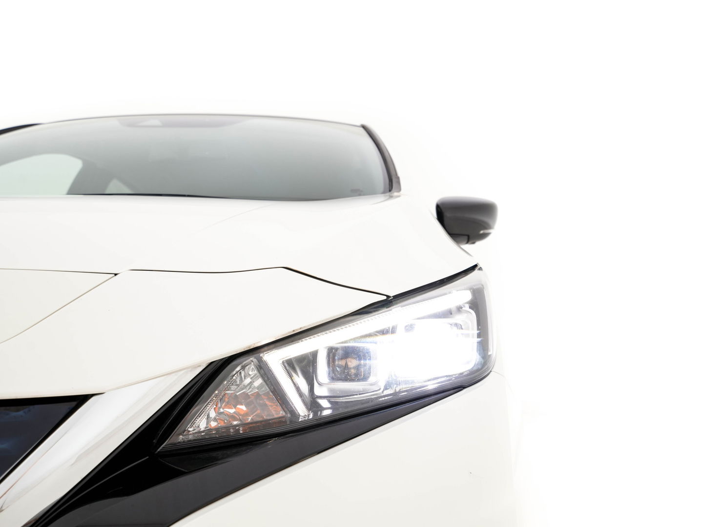 Nissan Leaf Tekna 40 kWh Aut. *LEATHER-FABRIC | FULL-LED | BOSE-SURROUND | ADAPTIVE-CRUISE | TOPVIEW | KEYLESS | NAVI-FULLMAP | BLINDSPOT | DAB+ | PDC | HEATED-COMFORTSEATS | TOWBAR | DIGI-COCKPIT | 17"ALU