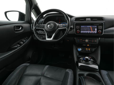 Nissan Leaf Tekna 40 kWh Aut. *LEATHER-FABRIC | FULL-LED | BOSE-SURROUND | ADAPTIVE-CRUISE | TOPVIEW | KEYLESS | NAVI-FULLMAP | BLINDSPOT | DAB+ | PDC | HEATED-COMFORTSEATS | TOWBAR | DIGI-COCKPIT | 17"ALU