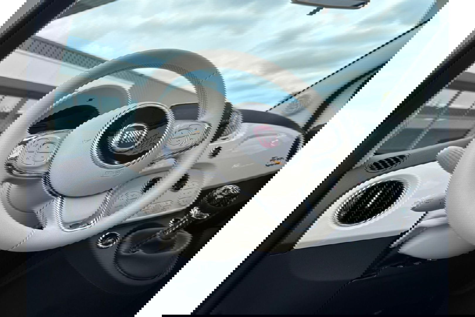 Fiat 500C 1.0 HYBRID DOLCEVITA AIRCO LMV PDC CARPLAY