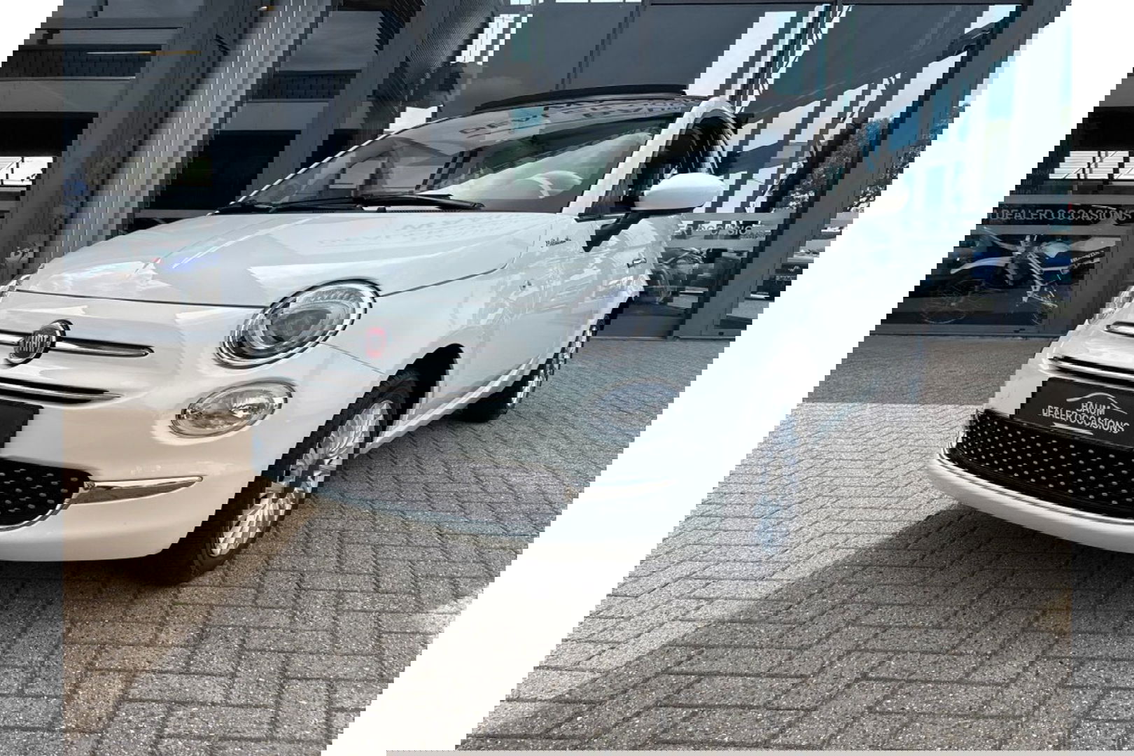 Fiat 500C 1.0 HYBRID DOLCEVITA AIRCO CRUISE PDC CARPLAY.