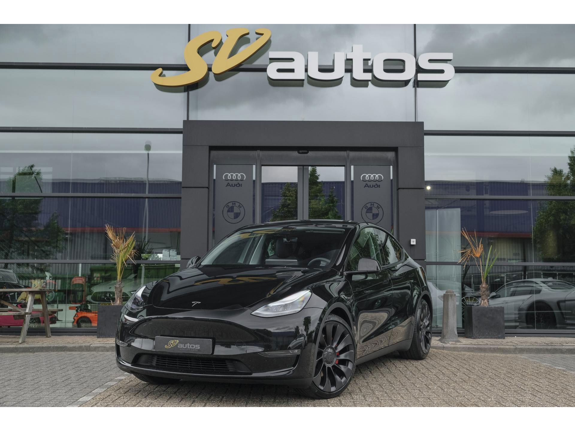 Tesla Model Y Performance 462pk AWD 75 kWh Black edition Panoramadak *BTW* NLauto 1e eigenaar