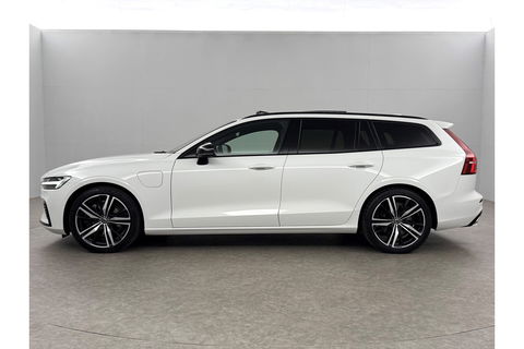 Volvo V60 2.0 T8 Twin Engine AWD R-Design 392PK Pano LED Virtual Trekhaak Memory Carplay Head-up Display Clima Cruise Navi PDC 19''LMV