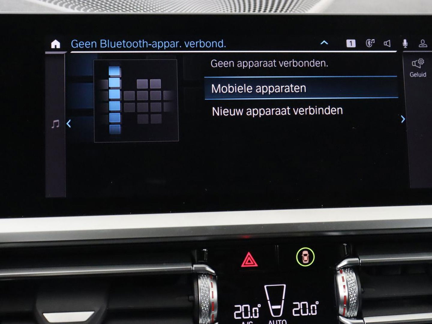 BMW 3-serie 330e Sport Line | Stoel & stuurverwarming | Adaptive cruise | Trekhaak | Sportstoelen | Carplay | Sfeerverlichting | Half leder | Navigatie | Full LED | PHEV