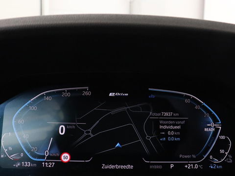 BMW 3-serie 330e Sport Line | Stoel & stuurverwarming | Adaptive cruise | Trekhaak | Sportstoelen | Carplay | Sfeerverlichting | Half leder | Navigatie | Full LED | PHEV
