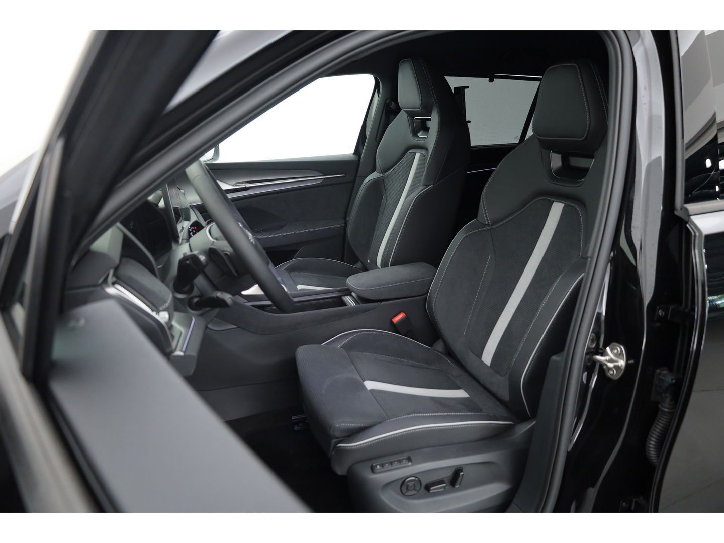 Škoda Kodiaq 1.5 TSI PHEV Sportline | HUD | Adapt. Cruise | Elek. Trekhaak | Canton | 360cam | Memory seats