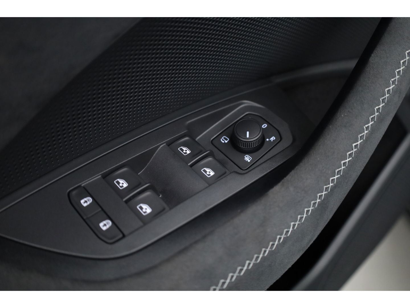 Škoda Kodiaq 1.5 TSI PHEV Sportline | HUD | Adapt. Cruise | Elek. Trekhaak | Canton | 360cam | Memory seats