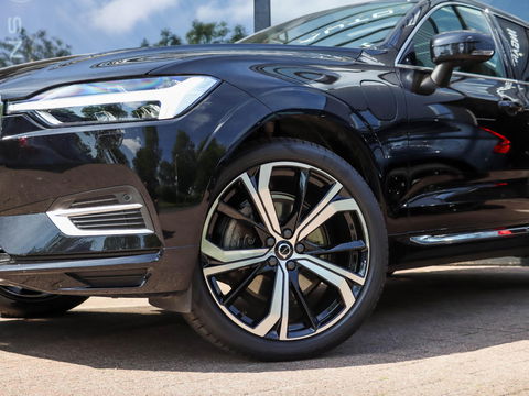 Volvo XC60 T8 AWD Inscription | 360 Cam | 21 inch! | Luchtvering