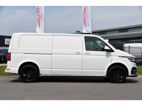Volkswagen Transporter 2.0 TDI L2H1 Bulli Virtual, Adaptieve Cruise, LED, 150PK, Automaat, 2 x Schuifdeur, Camera, Uniek!