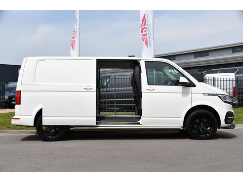 Volkswagen Transporter 2.0 TDI L2H1 Bulli Virtual, Adaptieve Cruise, LED, 150PK, Automaat, 2 x Schuifdeur, Camera, Uniek!