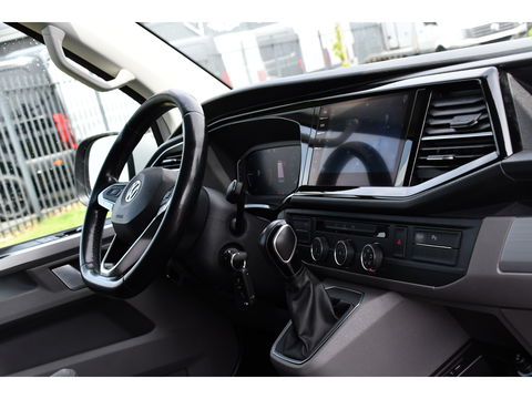 Volkswagen Transporter 2.0 TDI L2H1 Bulli Virtual, Adaptieve Cruise, LED, 150PK, Automaat, 2 x Schuifdeur, Camera, Uniek!