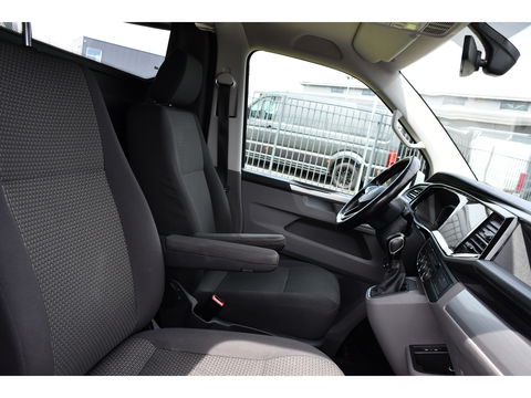 Volkswagen Transporter 2.0 TDI L2H1 Bulli Virtual, Adaptieve Cruise, LED, 150PK, Automaat, 2 x Schuifdeur, Camera, Uniek!