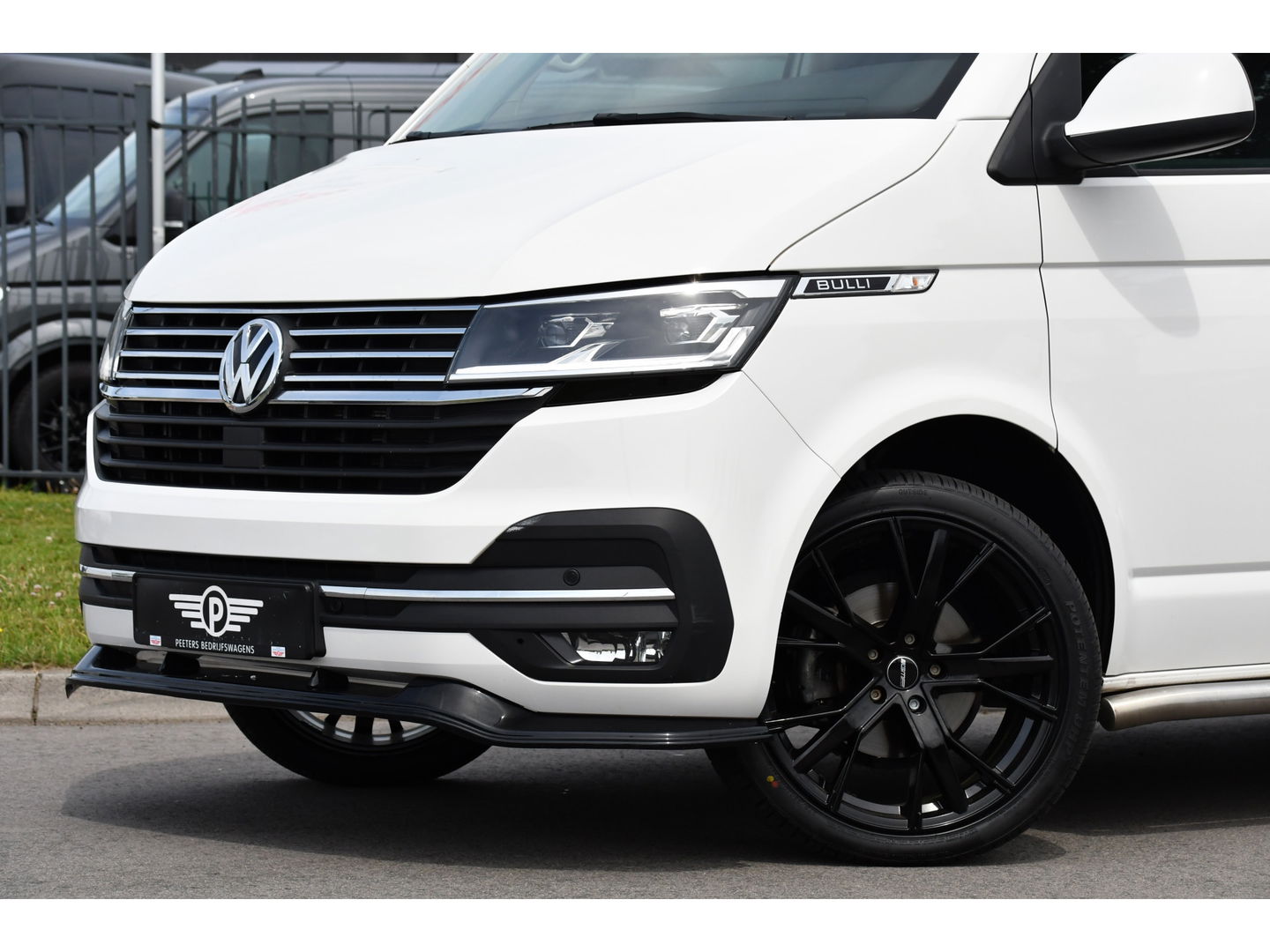Volkswagen Transporter 2.0 TDI L2H1 Bulli Virtual, Adaptieve Cruise, LED, 150PK, Automaat, 2 x Schuifdeur, Camera, Uniek!