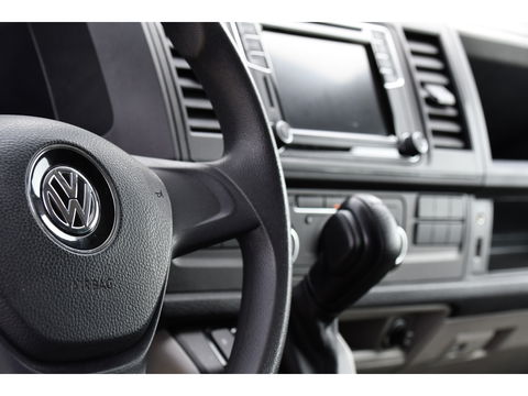 Volkswagen Transporter 2.0 TDI L2H1 Highline Cruise, Multimedia, 150PK, Automaat, trekhaak, Airco, LM Velg, Uniek!