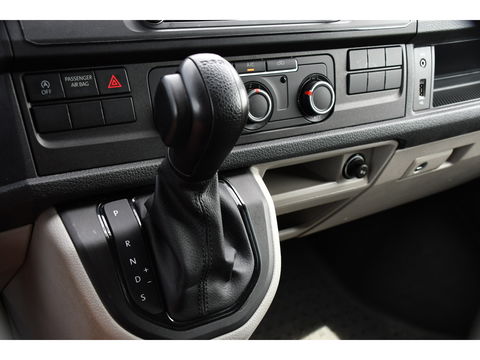 Volkswagen Transporter 2.0 TDI L2H1 Highline Cruise, Multimedia, 150PK, Automaat, trekhaak, Airco, LM Velg, Uniek!