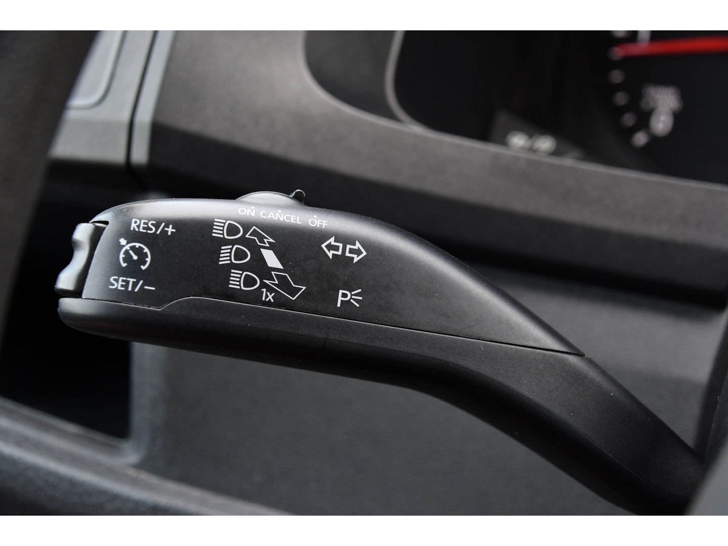 Volkswagen Transporter 2.0 TDI L2H1 Highline Cruise, Multimedia, 150PK, Automaat, trekhaak, Airco, LM Velg, Uniek!
