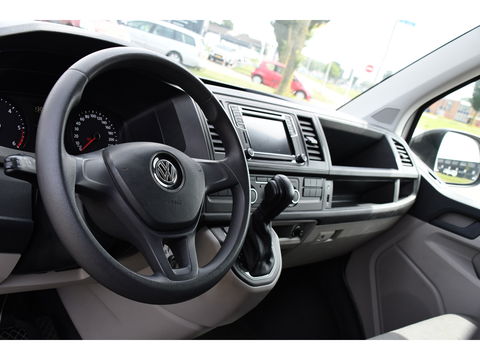 Volkswagen Transporter 2.0 TDI L2H1 Highline Cruise, Multimedia, 150PK, Automaat, trekhaak, Airco, LM Velg, Uniek!