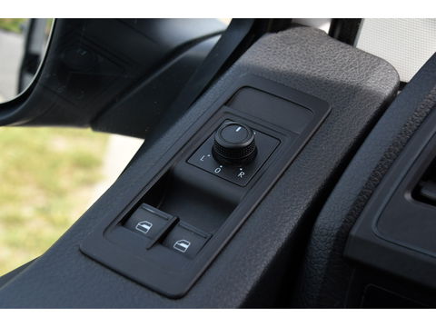 Volkswagen Transporter 2.0 TDI L2H1 Highline Cruise, Multimedia, 150PK, Automaat, trekhaak, Airco, LM Velg, Uniek!