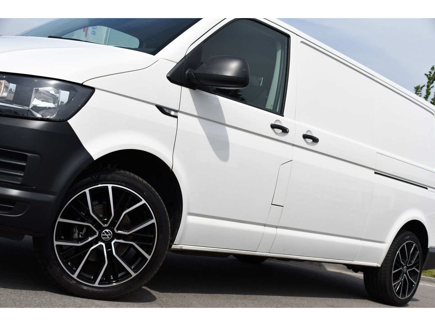 Volkswagen Transporter 2.0 TDI L2H1 Highline Cruise, Multimedia, 150PK, Automaat, trekhaak, Airco, LM Velg, Uniek!
