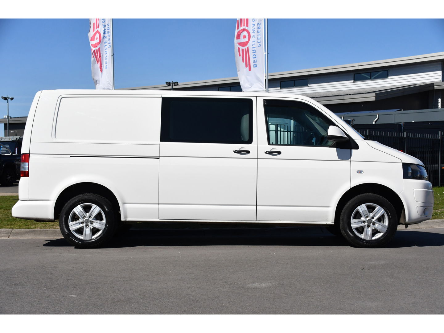 Volkswagen Transporter 2.0 TDI L2H1 Edition Cruise, Airco, Automaat, Sensoren, 140PK, UNIEK!