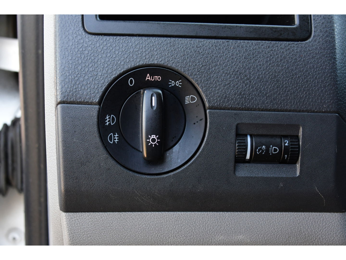 Volkswagen Transporter 2.0 TDI L2H1 Edition Cruise, Airco, Automaat, Sensoren, 140PK, UNIEK!
