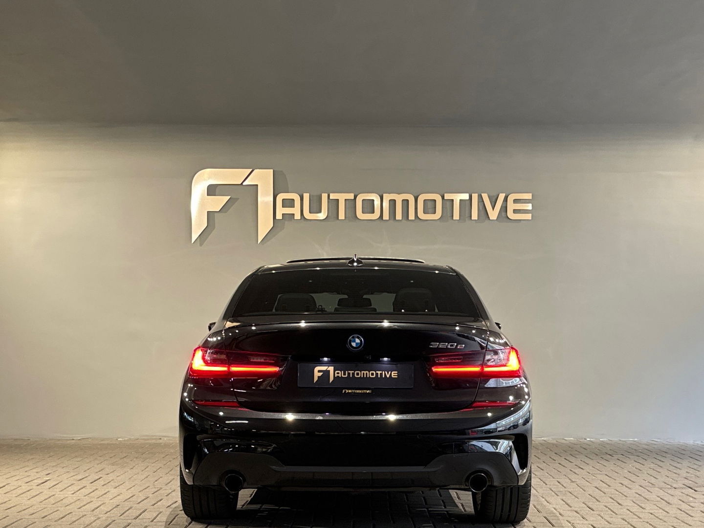 BMW 3-serie 320e M Sport Panorama|Memory|Camera|Sfeer|CarPlay