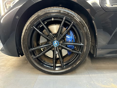 BMW 3-serie 320e M Sport Panorama|Memory|Camera|Sfeer|CarPlay