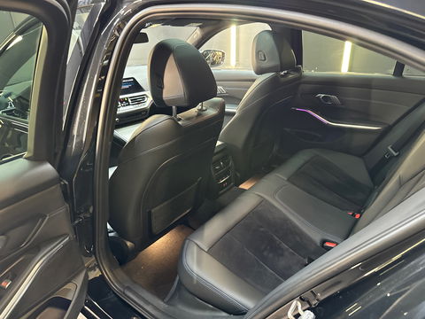 BMW 3-serie 320e M Sport Panorama|Memory|Camera|Sfeer|CarPlay