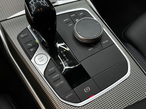BMW 3-serie 320e M Sport Panorama|Memory|Camera|Sfeer|CarPlay